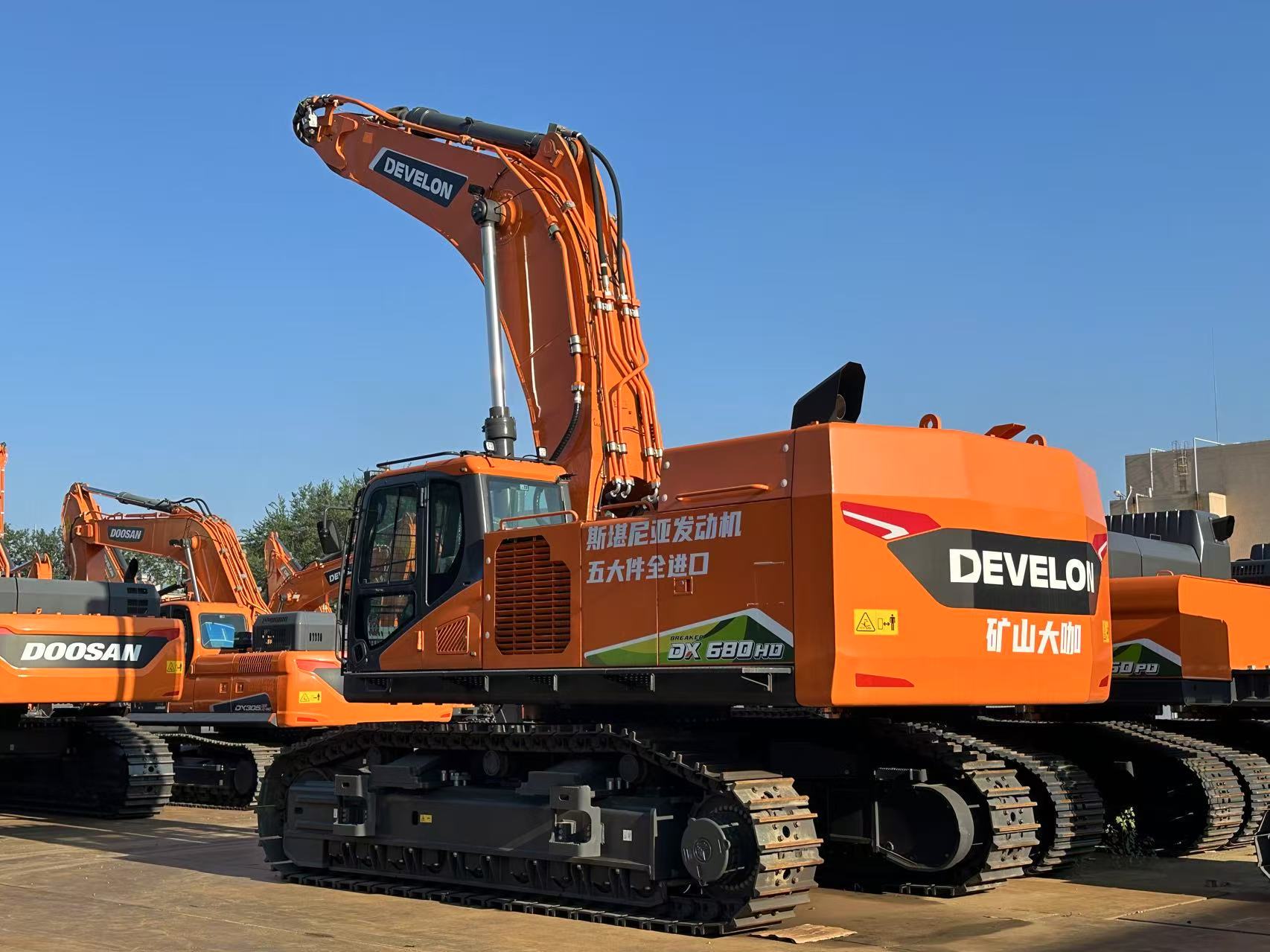 案例2艾奇蒂现代迪万伦工程机械有限公司，供货售后挖掘机油缸01