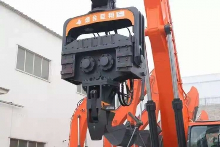 烟台巨翔建筑机械有限公司供货打桩机油缸
